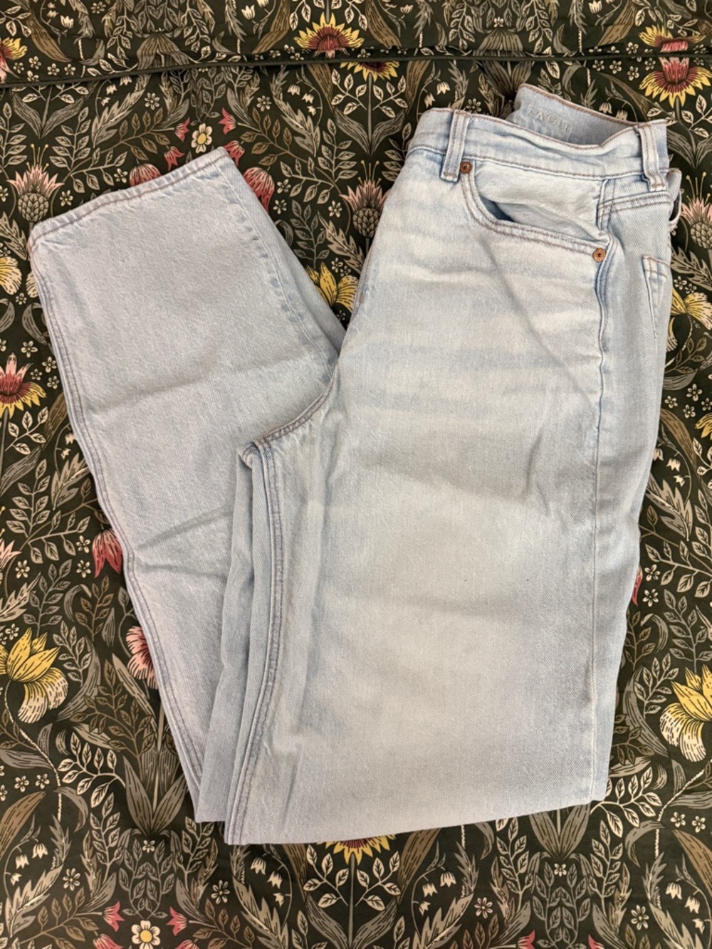 American Eagle Light Blue High-Rise Straight Leg Jeans